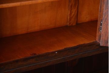 中古　民芸家具　モダンなデザインの大きな食器棚(定価約89万円)