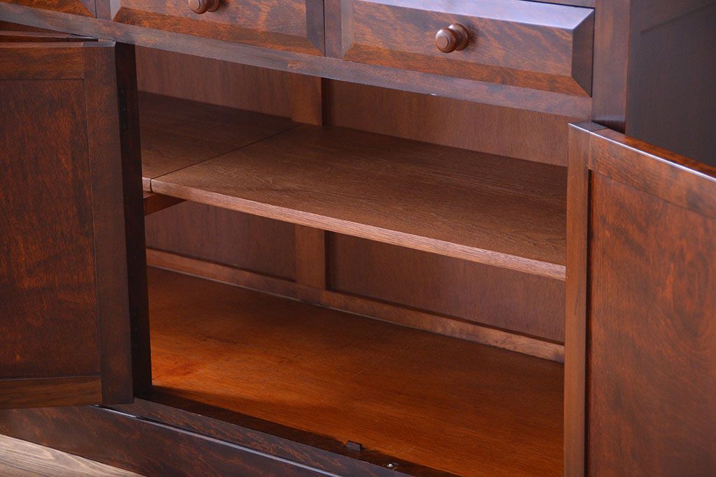 中古　民芸家具　モダンなデザインの大きな食器棚(定価約89万円)