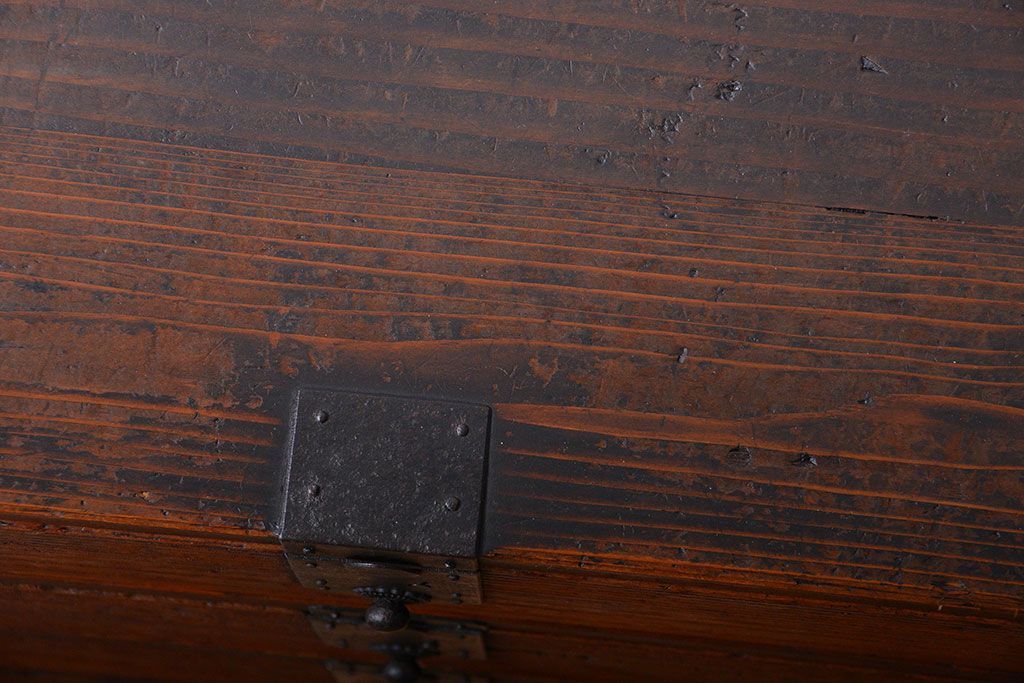 アンティーク家具　和製アンティーク　桐材!金具がシンプルな珍しい時代箪笥(桐箪笥、桐たんす)