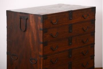 アンティーク家具　和製アンティーク　桐材!金具がシンプルな珍しい時代箪笥(桐箪笥、桐たんす)