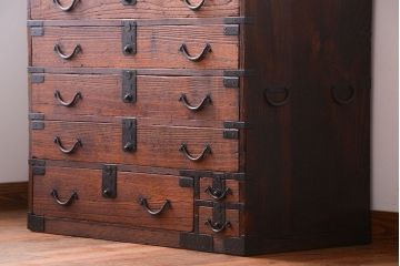 アンティーク家具　和製アンティーク　桐材!金具がシンプルな珍しい時代箪笥(桐箪笥、桐たんす)