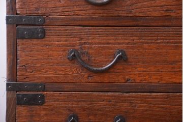 アンティーク家具　和製アンティーク　桐材!金具がシンプルな珍しい時代箪笥(桐箪笥、桐たんす)