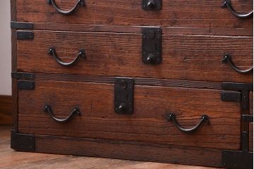 アンティーク家具　和製アンティーク　桐材!金具がシンプルな珍しい時代箪笥(桐箪笥、桐たんす)