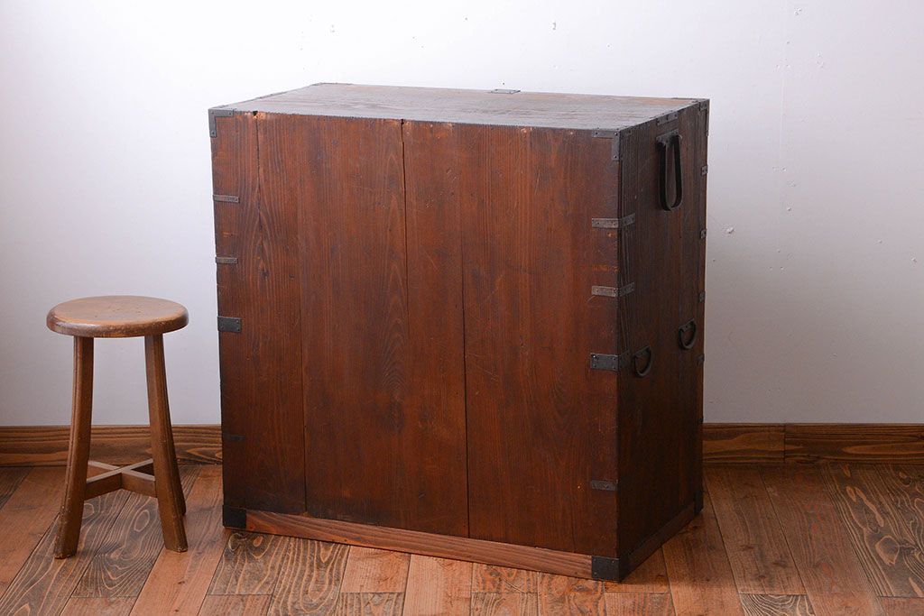 アンティーク家具　和製アンティーク　桐材!金具がシンプルな珍しい時代箪笥(桐箪笥、桐たんす)
