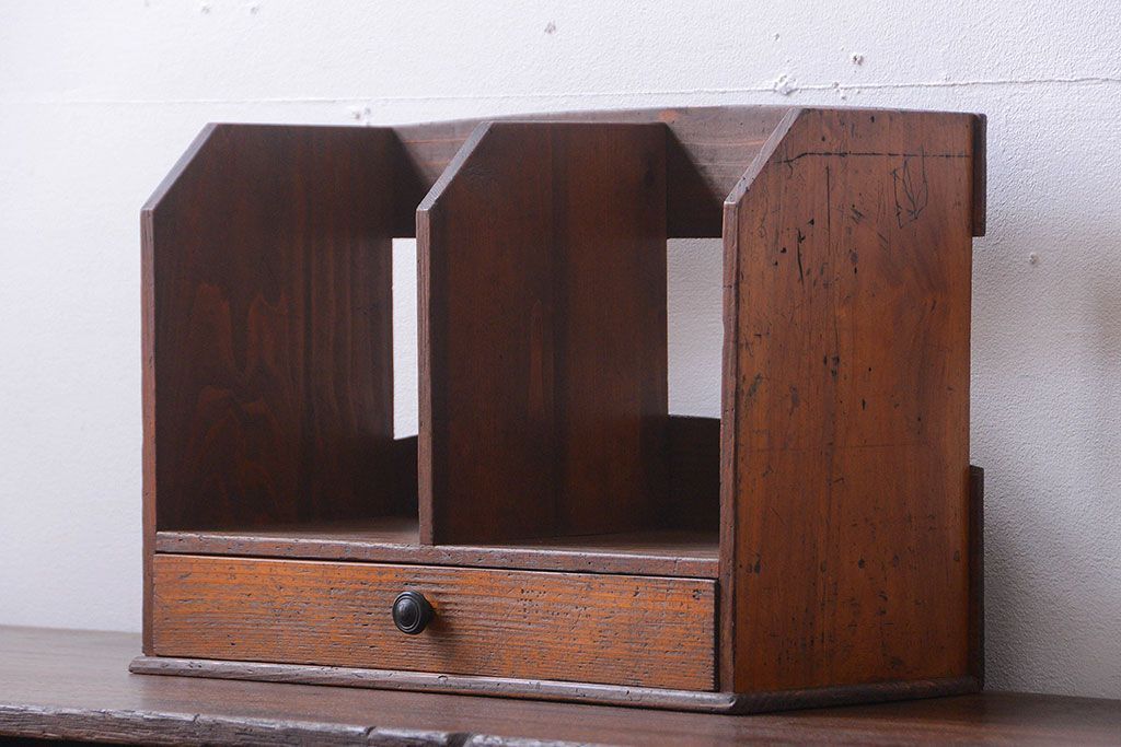 アンティーク雑貨　和製アンティーク　引き出し付き!古い木製の小さな本立て