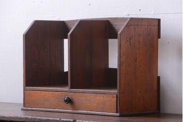 アンティーク雑貨　和製アンティーク　引き出し付き!古い木製の小さな本立て