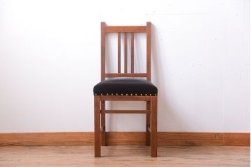 レトロ家具　和製アンティーク　レトロな古いナラ材の小ぶりなチェア