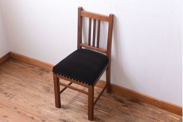 レトロ家具　和製アンティーク　レトロな古いナラ材の小ぶりなチェア