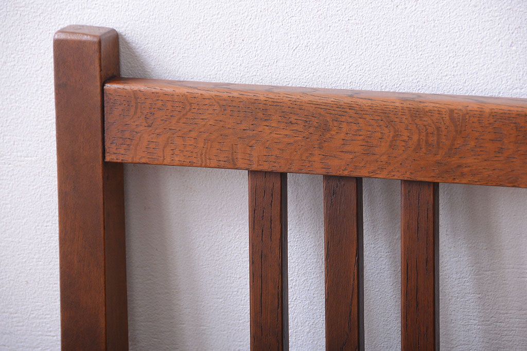 レトロ家具　和製アンティーク　レトロな古いナラ材の小ぶりなチェア