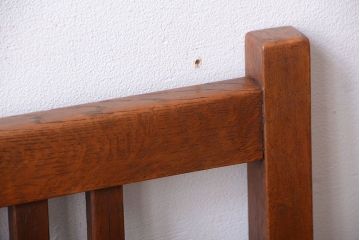 レトロ家具　和製アンティーク　レトロな古いナラ材の小ぶりなチェア