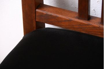 レトロ家具　和製アンティーク　レトロな古いナラ材の小ぶりなチェア