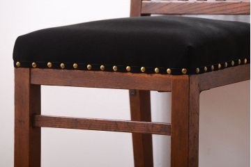 レトロ家具　和製アンティーク　レトロな古いナラ材の小ぶりなチェア