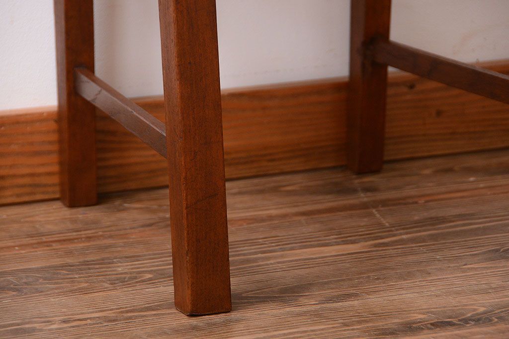 レトロ家具　和製アンティーク　レトロな古いナラ材の小ぶりなチェア