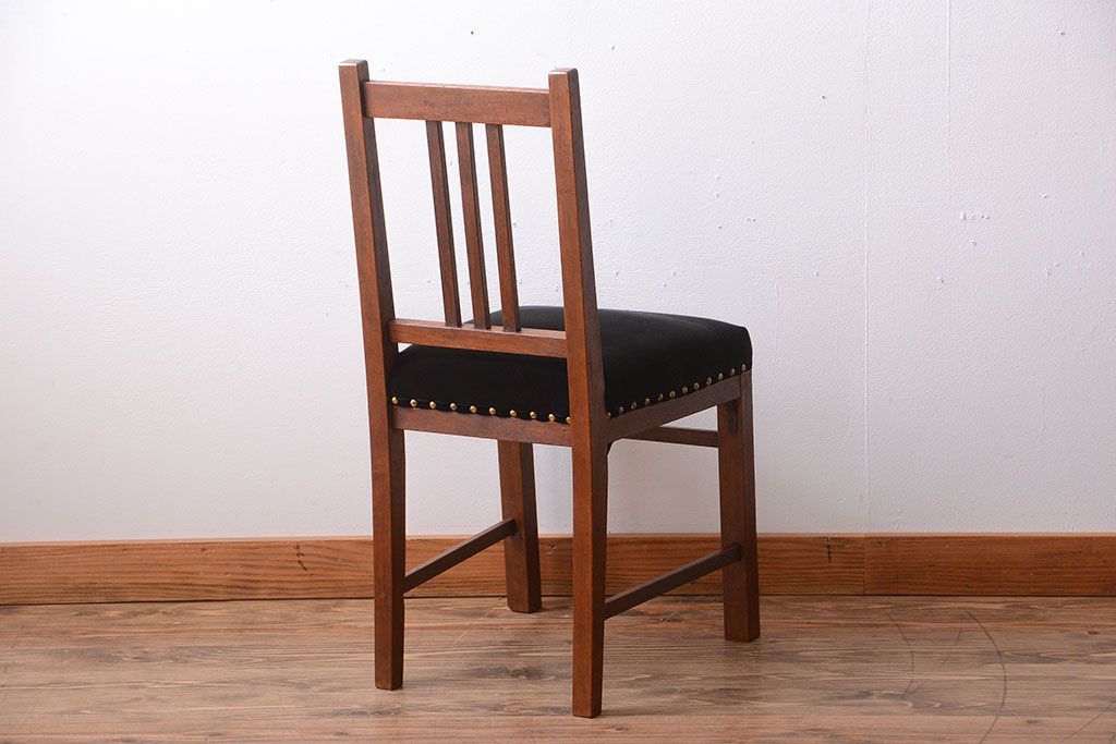 レトロ家具　和製アンティーク　レトロな古いナラ材の小ぶりなチェア