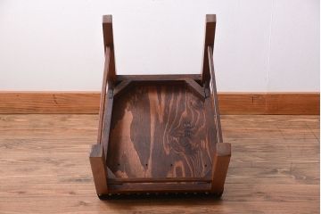 レトロ家具　和製アンティーク　レトロな古いナラ材の小ぶりなチェア