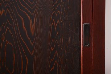 アンティーク家具　古民具・骨董　六尺　漆が美しい、脚付き水屋箪笥ローボード(テレビ台、キャビネット、収納棚)