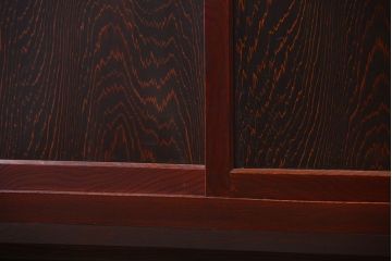 アンティーク家具　古民具・骨董　六尺　漆が美しい、脚付き水屋箪笥ローボード(テレビ台、キャビネット、収納棚)