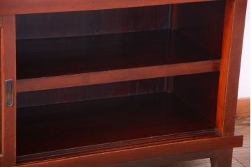 アンティーク家具　古民具・骨董　六尺　漆が美しい、脚付き水屋箪笥ローボード(テレビ台、キャビネット、収納棚)