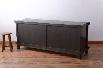 アンティーク家具　古民具・骨董　六尺　漆が美しい、脚付き水屋箪笥ローボード(テレビ台、キャビネット、収納棚)