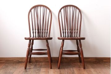 ヴィンテージ家具　秋田木工　ビンテージ品　後姿が美しいウィンザーチェア2脚セット(ダイニングチェア、ウインザーチェア)(1)