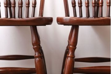 ヴィンテージ家具　秋田木工　ビンテージ品　後姿が美しいウィンザーチェア2脚セット(ダイニングチェア、ウインザーチェア)(1)