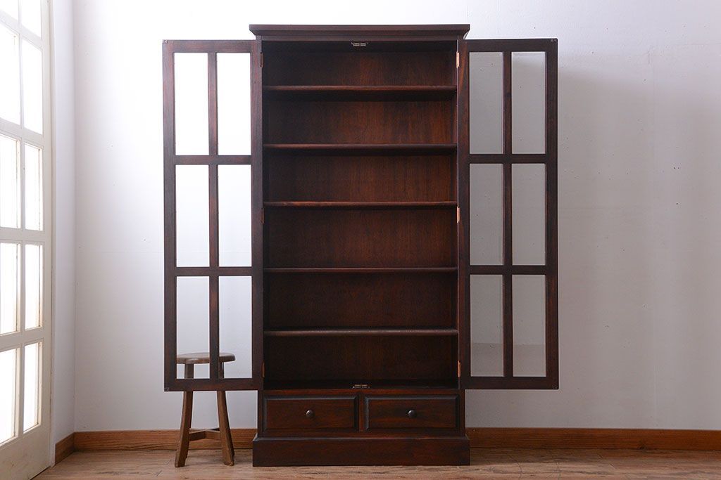 中古　民芸家具　面取りガラスが上品な本箱(書棚・ブックケース)