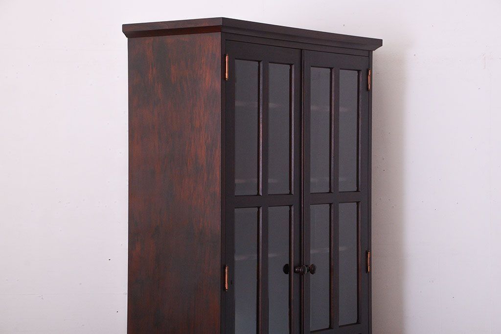 中古　民芸家具　面取りガラスが上品な本箱(書棚・ブックケース)