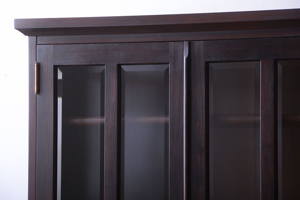 中古　民芸家具　面取りガラスが上品な本箱(書棚・ブックケース)