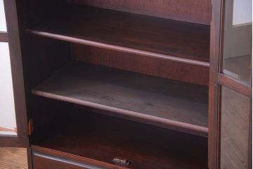 中古　民芸家具　面取りガラスが上品な本箱(書棚・ブックケース)