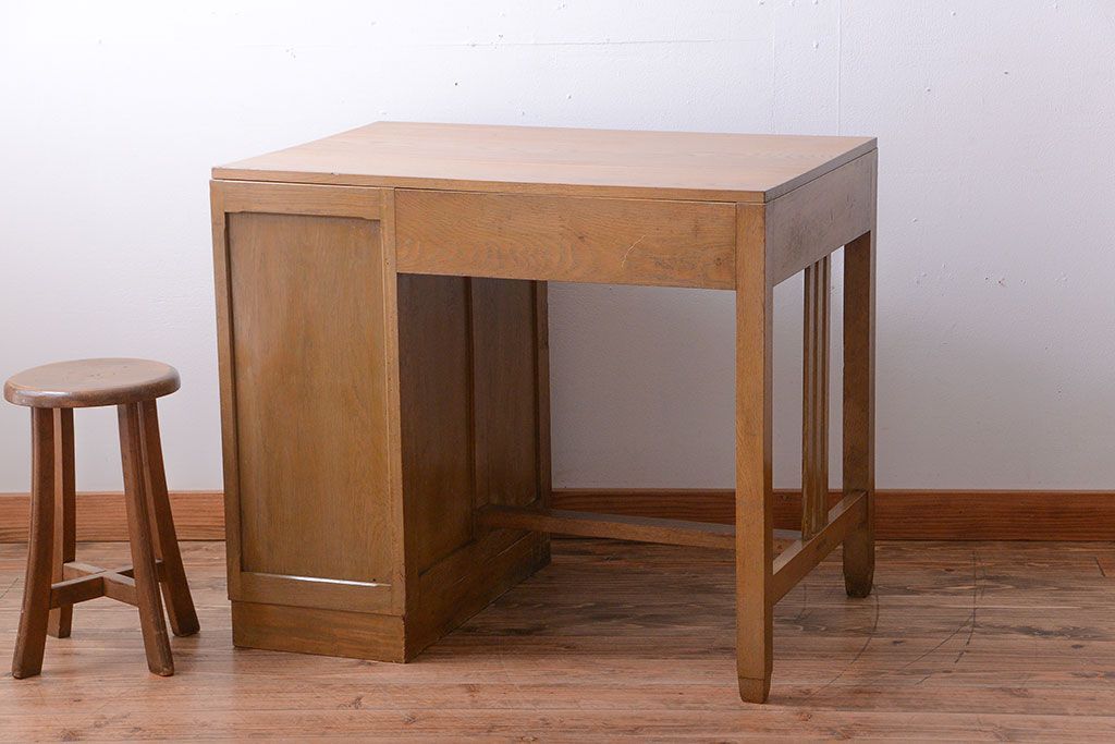 レトロ家具　昭和レトロ　古いナラ材のアンティーク片袖机