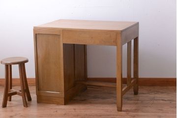 レトロ家具　昭和レトロ　古いナラ材のアンティーク片袖机