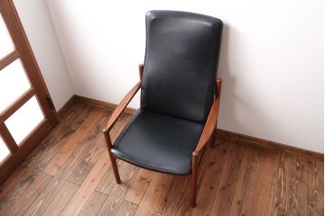 ヴィンテージ家具　北欧ビンテージ　スタイリッシュでかっこいいアームチェア