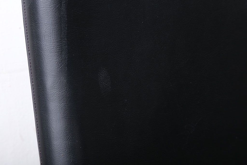 ヴィンテージ家具　北欧ビンテージ　スタイリッシュでかっこいいアームチェア