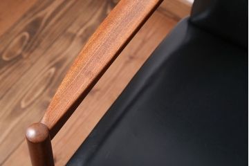 ヴィンテージ家具　北欧ビンテージ　スタイリッシュでかっこいいアームチェア