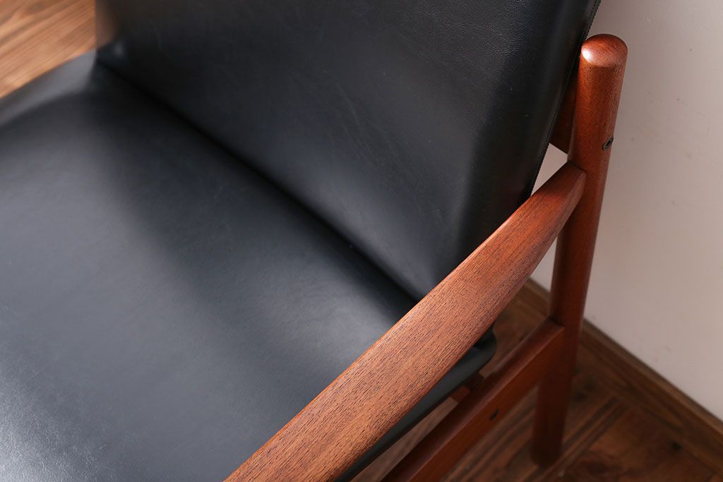 ヴィンテージ家具　北欧ビンテージ　スタイリッシュでかっこいいアームチェア