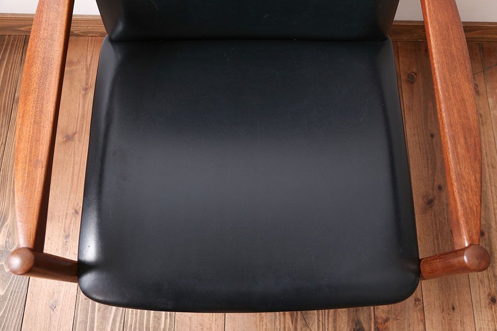 ヴィンテージ家具　北欧ビンテージ　スタイリッシュでかっこいいアームチェア