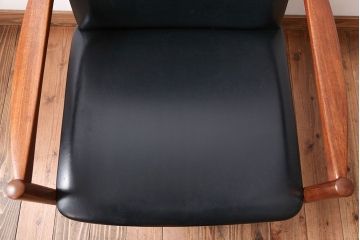ヴィンテージ家具　北欧ビンテージ　スタイリッシュでかっこいいアームチェア