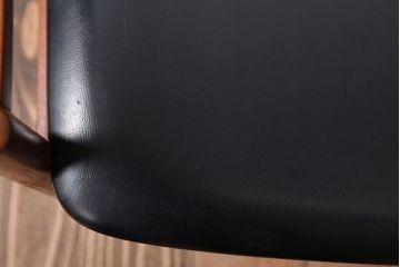 ヴィンテージ家具　北欧ビンテージ　スタイリッシュでかっこいいアームチェア