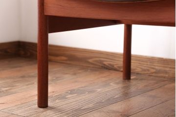 ヴィンテージ家具　北欧ビンテージ　スタイリッシュでかっこいいアームチェア