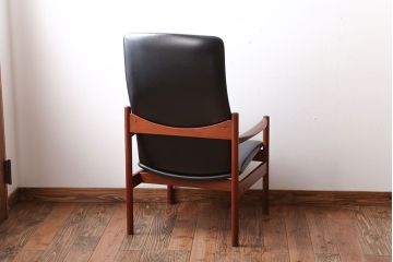 ヴィンテージ家具　北欧ビンテージ　スタイリッシュでかっこいいアームチェア