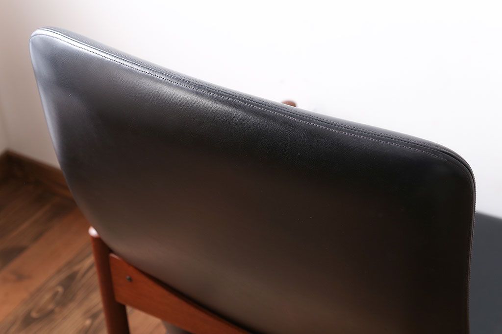 ヴィンテージ家具　北欧ビンテージ　スタイリッシュでかっこいいアームチェア