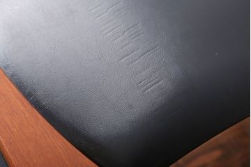 ヴィンテージ家具　北欧ビンテージ　スタイリッシュでかっこいいアームチェア