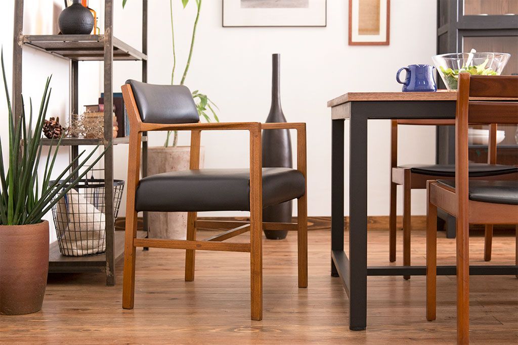 ヴィンテージ家具　北欧ビンテージ　ミッドセンチュリースタイルのアームチェア(1)