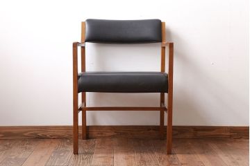 ヴィンテージ家具　北欧ビンテージ　ミッドセンチュリースタイルのアームチェア(1)