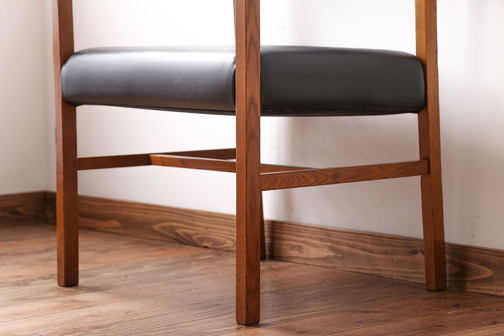 ヴィンテージ家具　北欧ビンテージ　ミッドセンチュリースタイルのアームチェア(1)