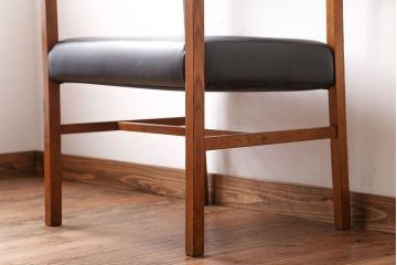 ヴィンテージ家具　北欧ビンテージ　ミッドセンチュリースタイルのアームチェア(1)