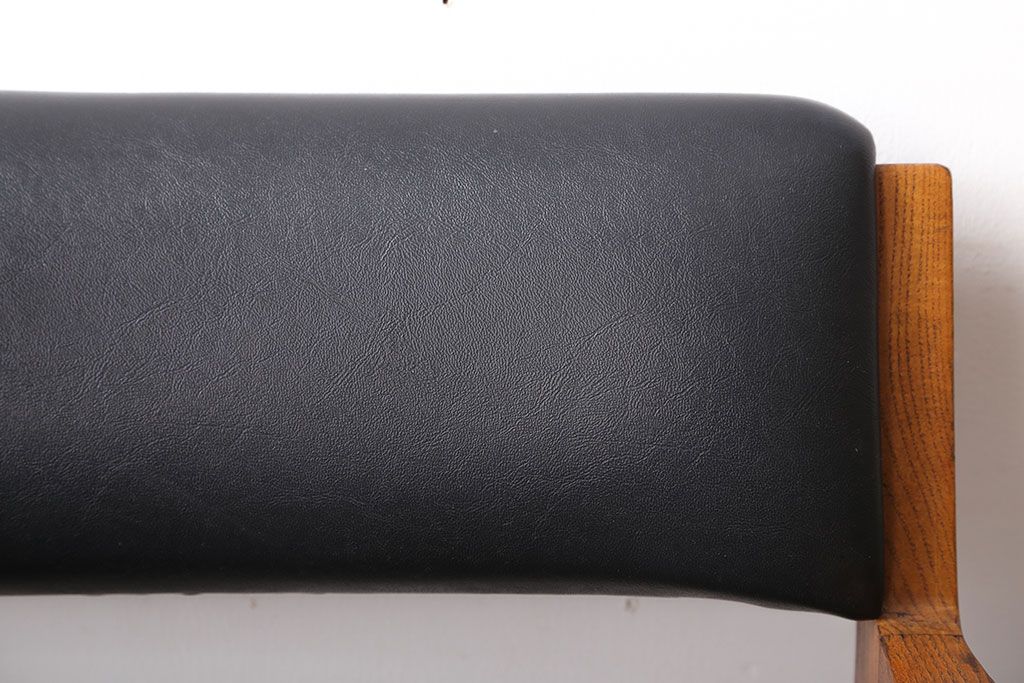 ヴィンテージ家具　北欧ビンテージ　ミッドセンチュリースタイルのアームチェア(1)