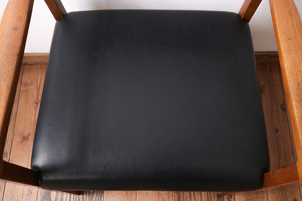 ヴィンテージ家具　北欧ビンテージ　ミッドセンチュリースタイルのアームチェア(1)