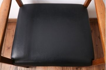 ヴィンテージ家具　北欧ビンテージ　ミッドセンチュリースタイルのアームチェア(1)