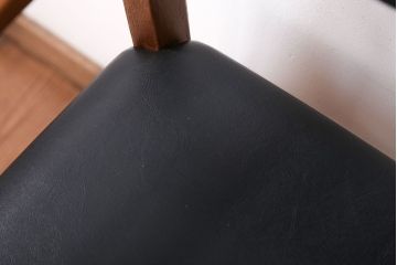 ヴィンテージ家具　北欧ビンテージ　ミッドセンチュリースタイルのアームチェア(1)